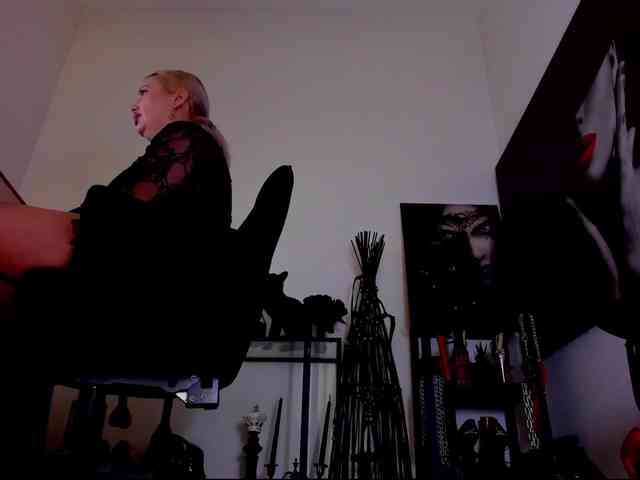 Mistress-Demi webcam
