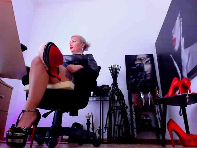 Mistress-Marilyn webcam