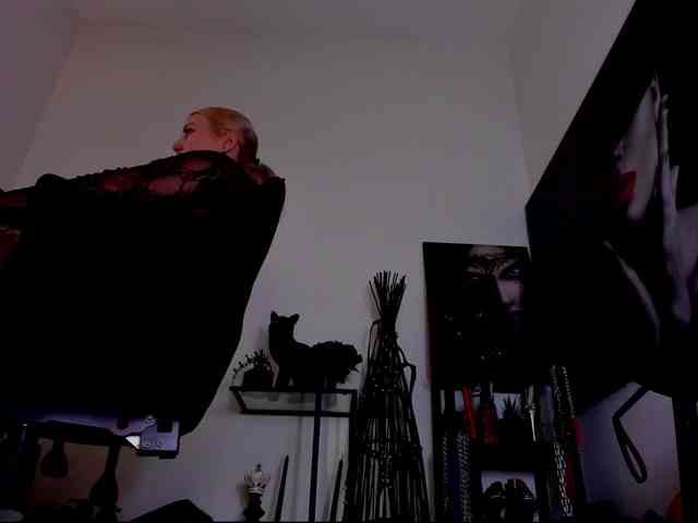 Mistress-Demi webcam