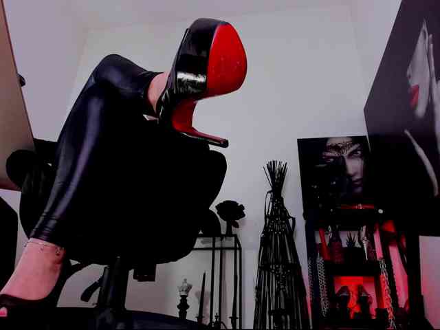Mistress-Demi webcam