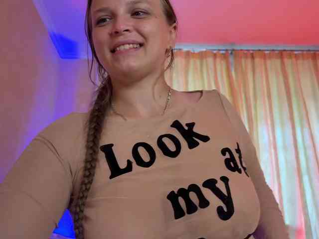little-nymphoman... Live Webcam on BongaCams