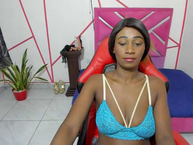 le modèle NathyNatasha est en webcam porno dans un show sur le site bongacams, il possède les tags suivants: Ebony,Brunette,Shaved