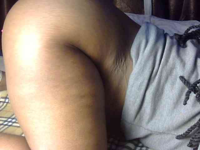 bootyliciousbaddie webcam