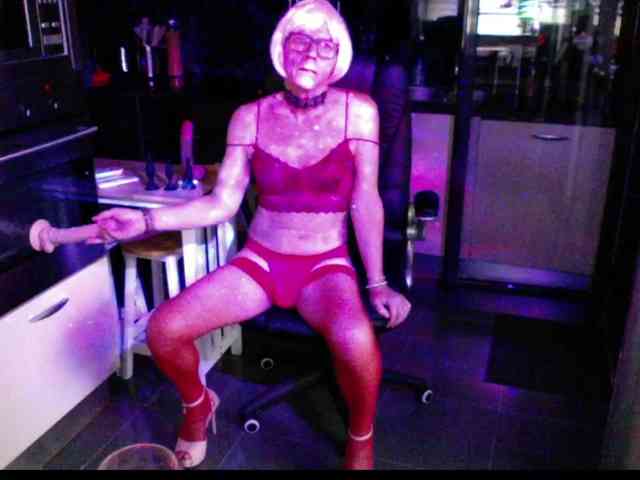 elisesissy Live Webcam on BongaCams
