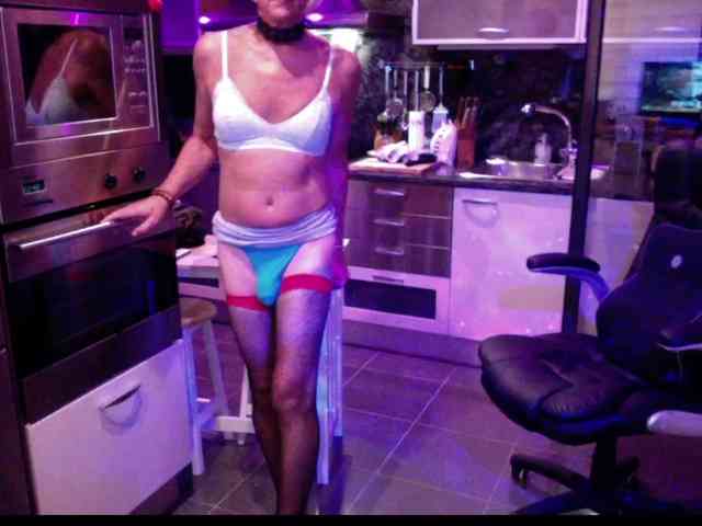elisesissy Live Webcam on BongaCams