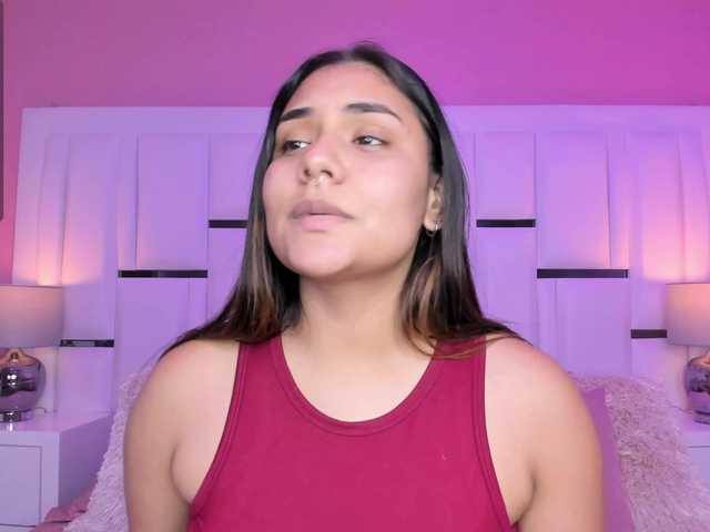  AlannaWest chat room