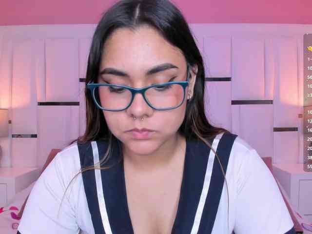 AlannaWest webcam