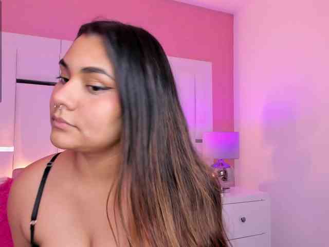 AlannaWest webcam