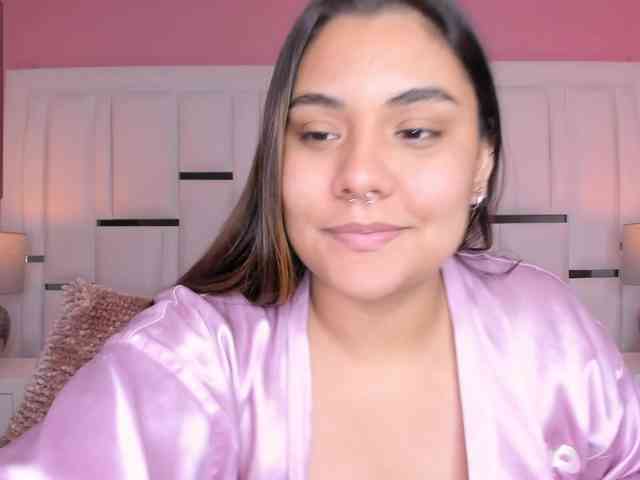 AlannaWest webcam