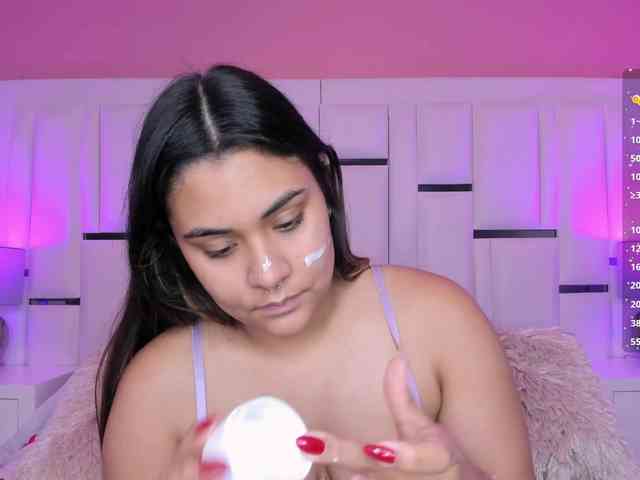 AlannaWest webcam
