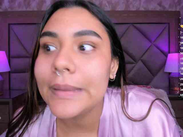 AlannaWest webcam