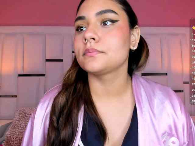 AlannaWest webcam