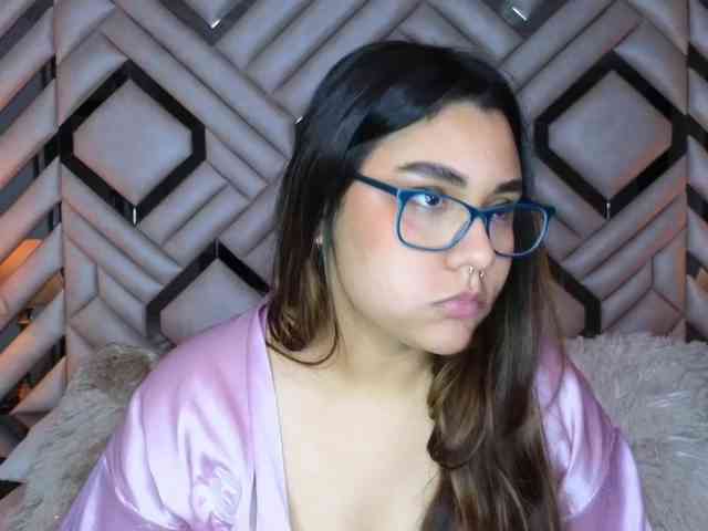chat cam to cam AlannaWest