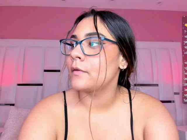 AlannaWest webcam