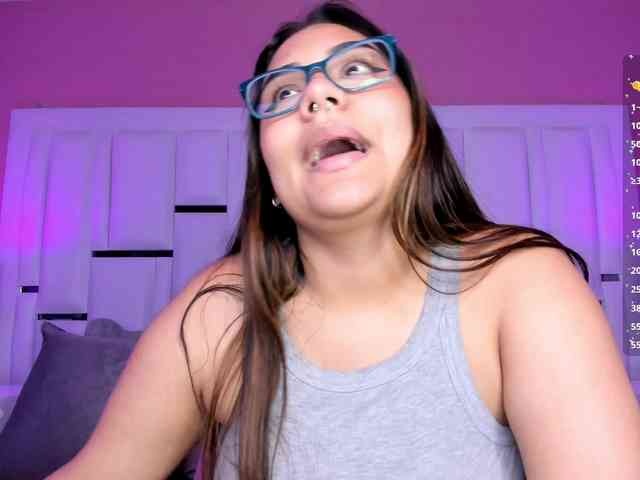 AlannaWest webcam