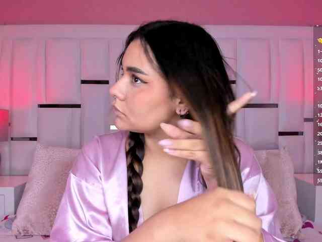 AlannaWest webcam