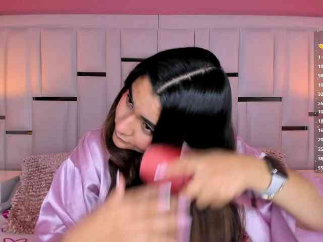 AlannaWest webcam