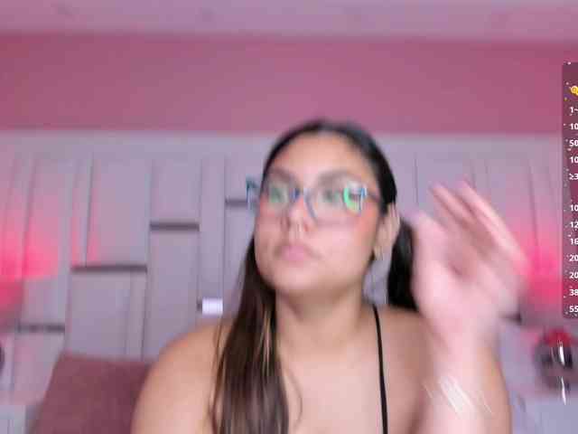 AlannaWest webcam