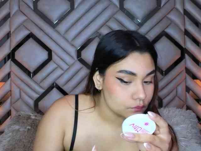 AlannaWest webcam