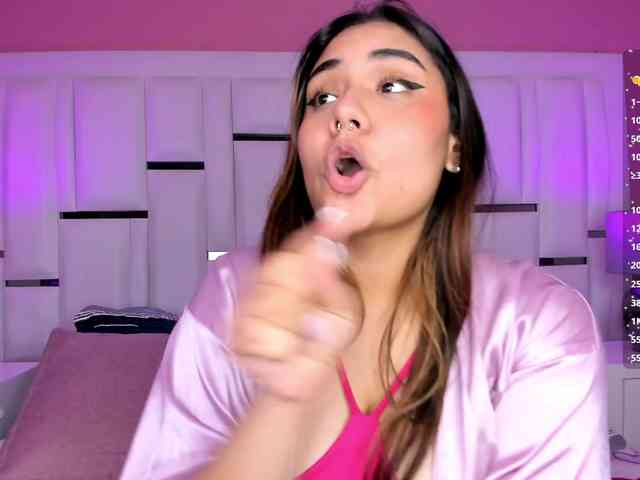 AlannaWest webcam