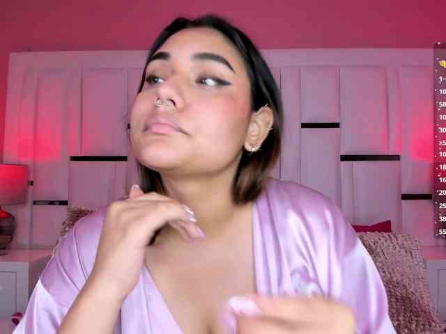 AlannaWest webcam