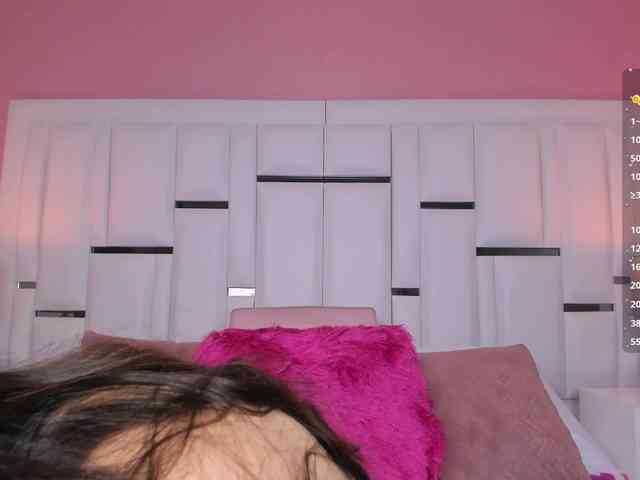 AlannaWest webcam