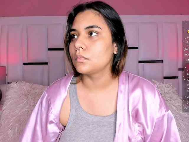 AlannaWest webcam
