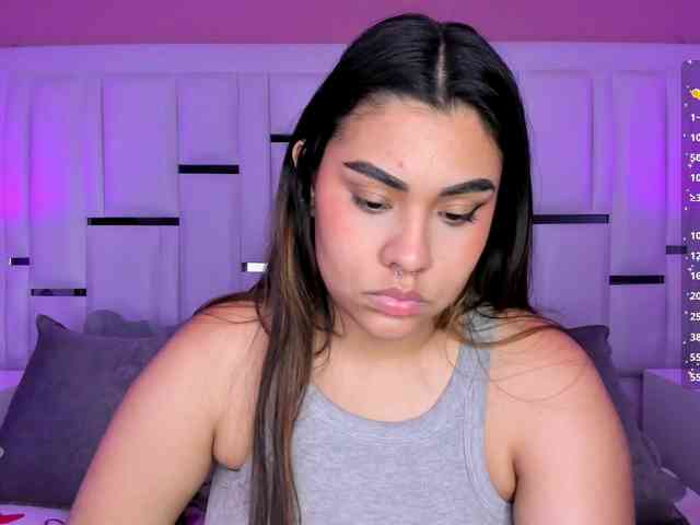 live adult chat AlannaWest