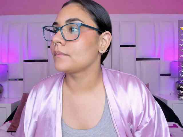 AlannaWest webcam