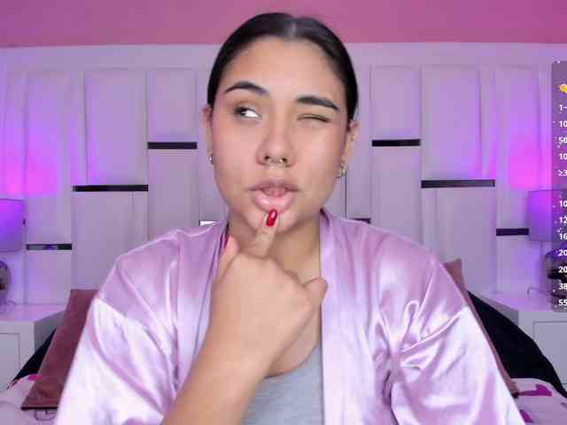AlannaWest webcam