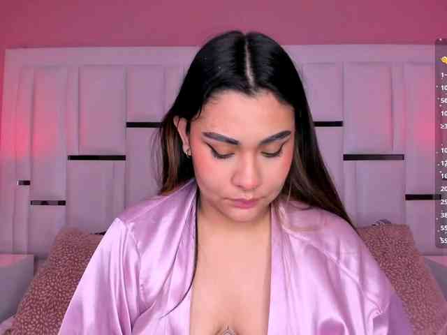 AlannaWest webcam