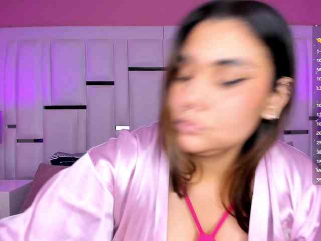 AlannaWest webcam