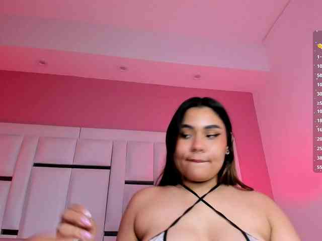AlannaWest webcam