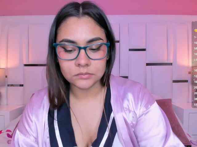 AlannaWest webcam