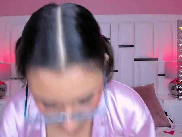 AlannaWest webcam
