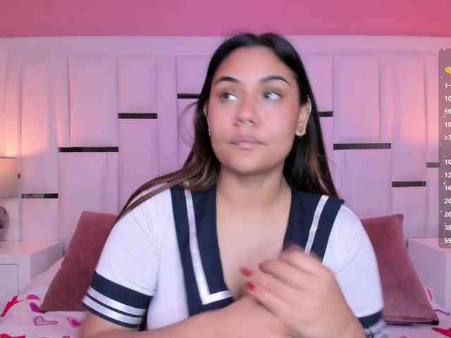 AlannaWest webcam