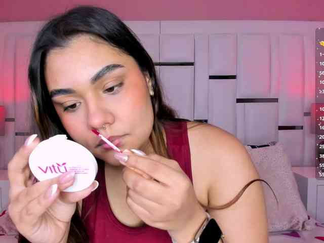 AlannaWest webcam
