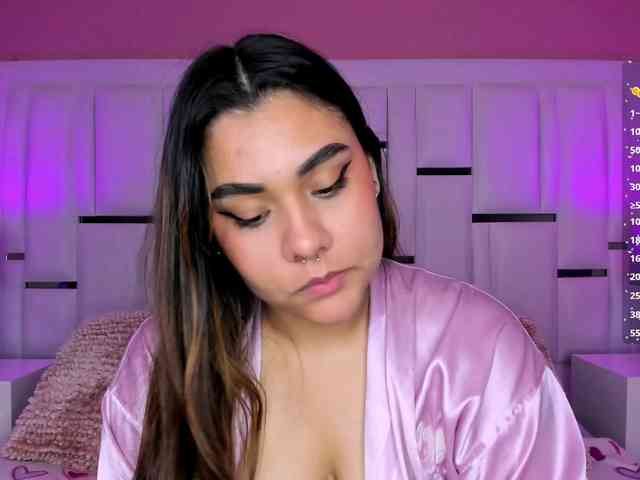 AlannaWest webcam
