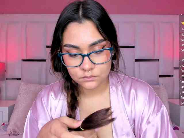 AlannaWest webcam