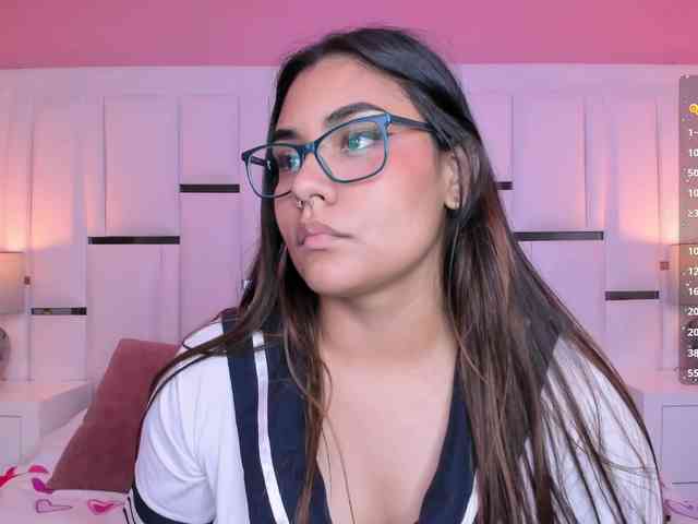 AlannaWest webcam