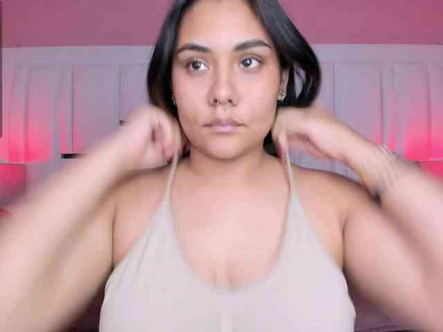 AlannaWest webcam