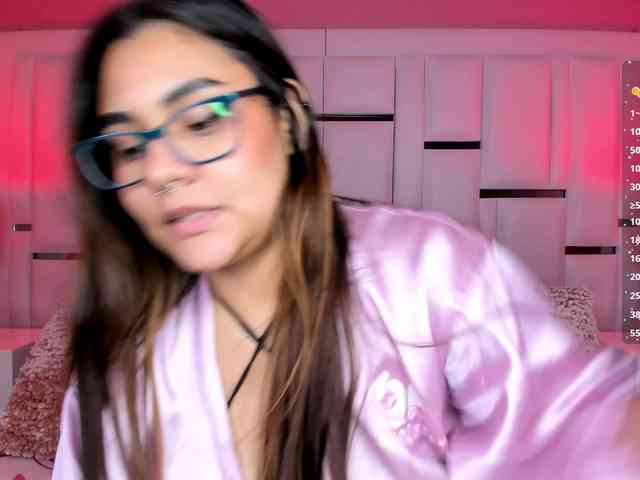 AlannaWest webcam