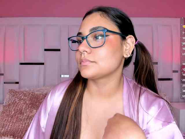 AlannaWest webcam