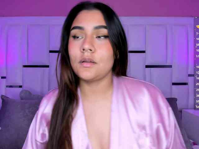 AlannaWest webcam