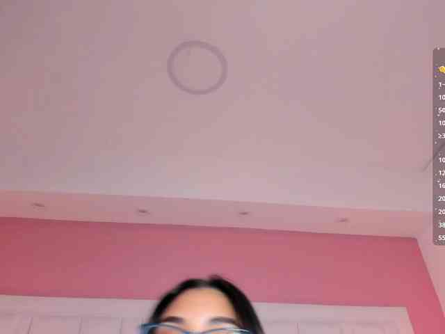 AlannaWest webcam