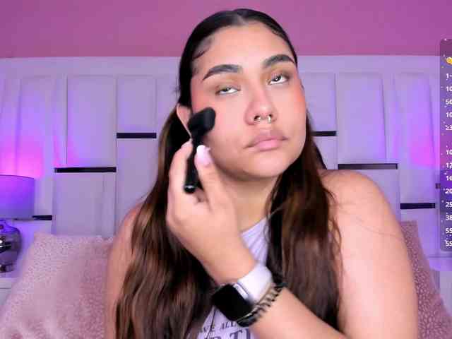 AlannaWest webcam