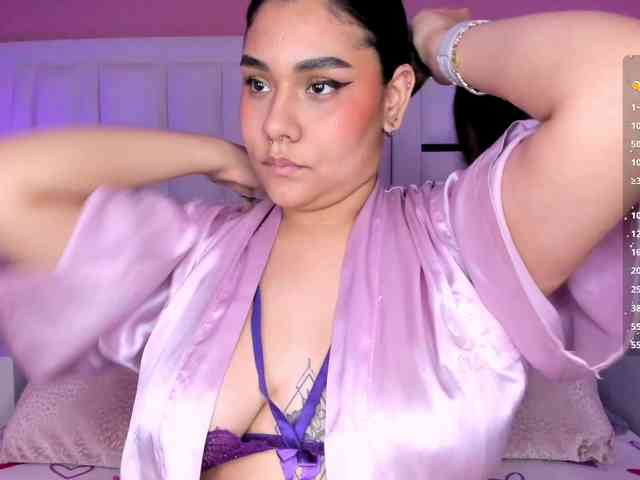 AlannaWest webcam