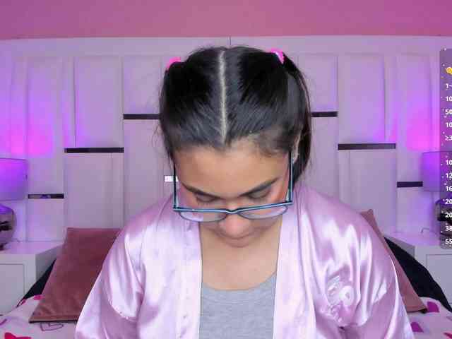 AlannaWest webcam