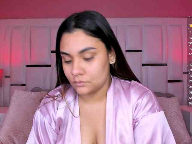 AlannaWest webcam
