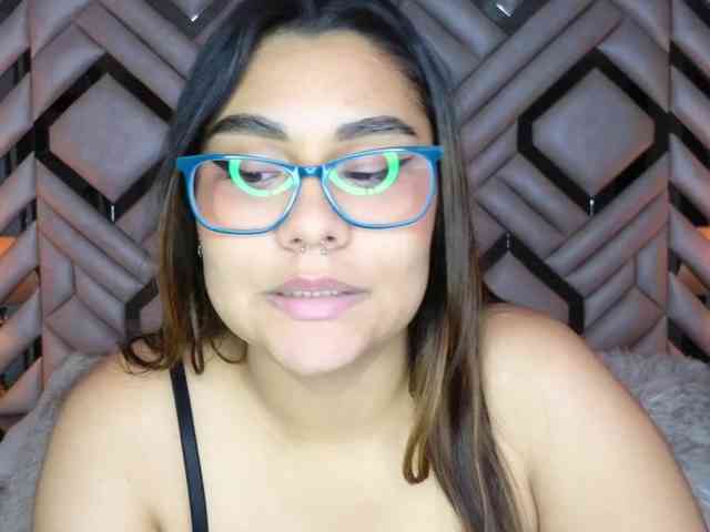 AlannaWest webcam